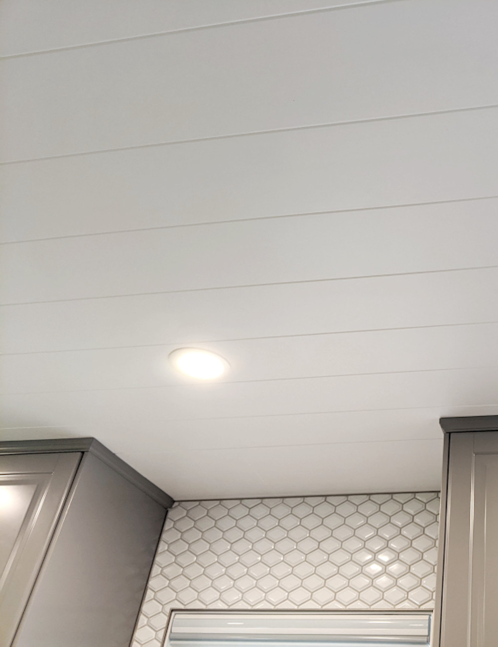 Sagiper plank ceiling